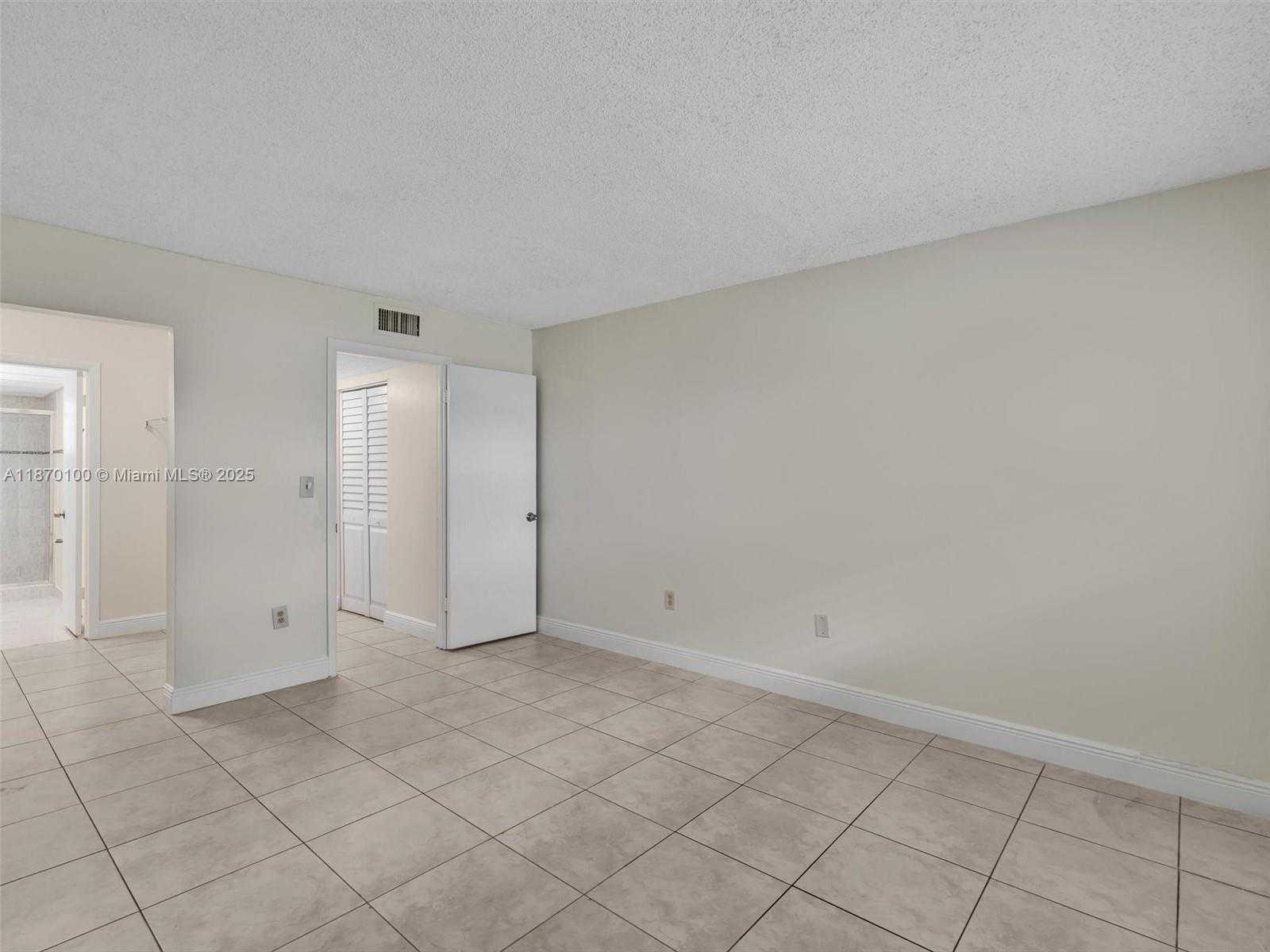 Small Image of 9367 FONTAINEBLEAU BLVD #G104, Miami Number 25