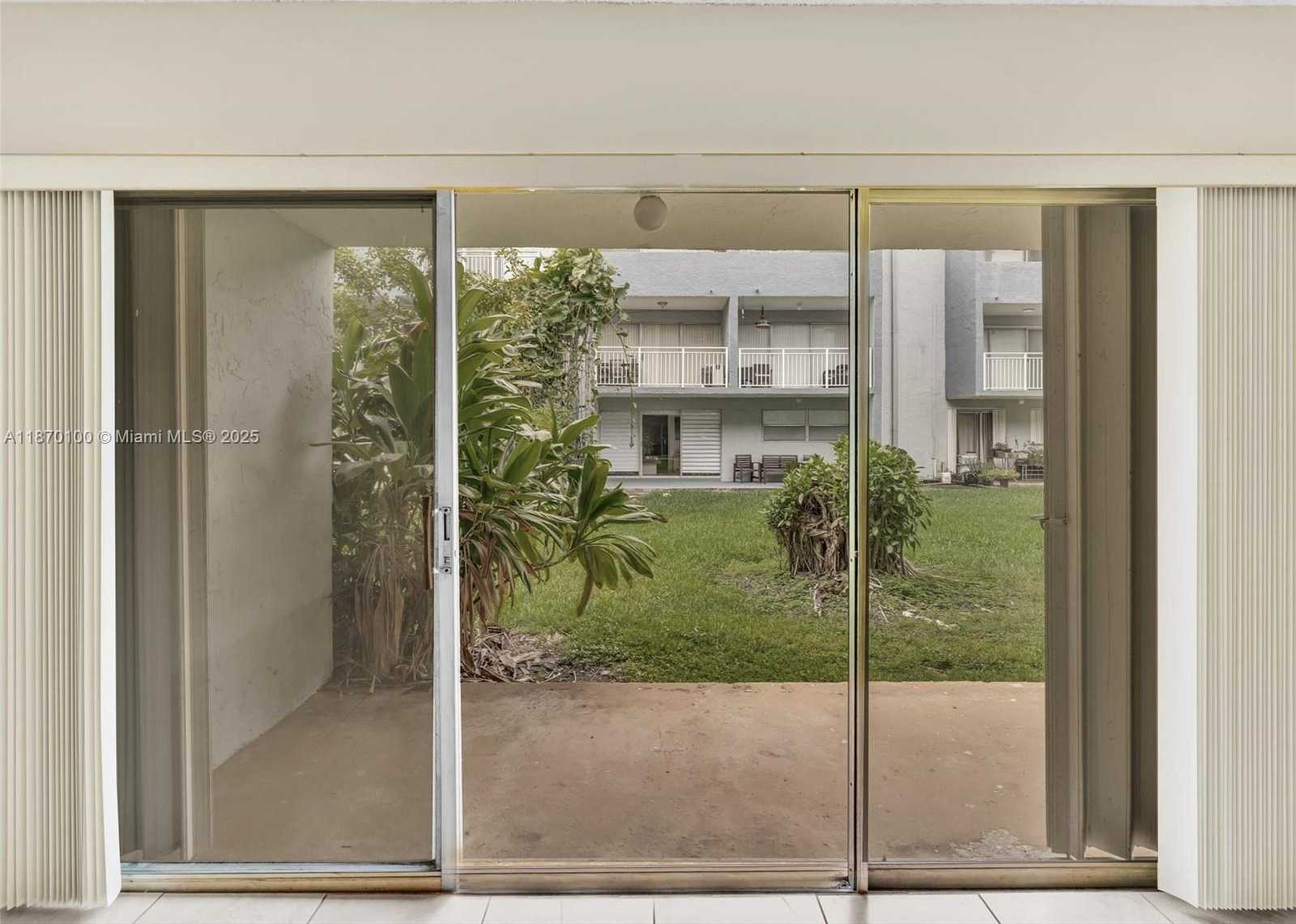 Small Image of 9367 FONTAINEBLEAU BLVD #G104, Miami Number 31