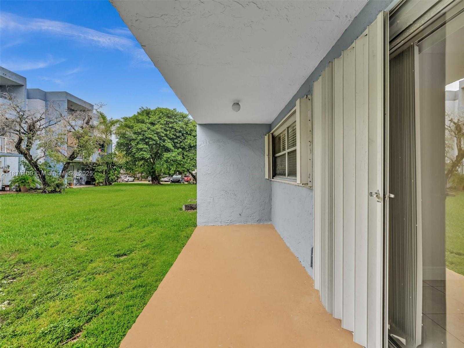 Small Image of 9367 FONTAINEBLEAU BLVD #G104, Miami Number 32