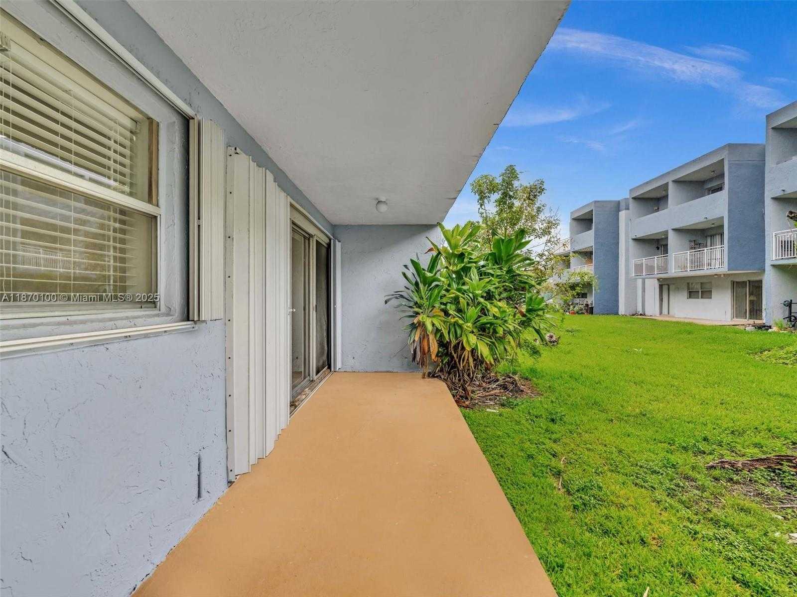 Small Image of 9367 FONTAINEBLEAU BLVD #G104, Miami Number 34