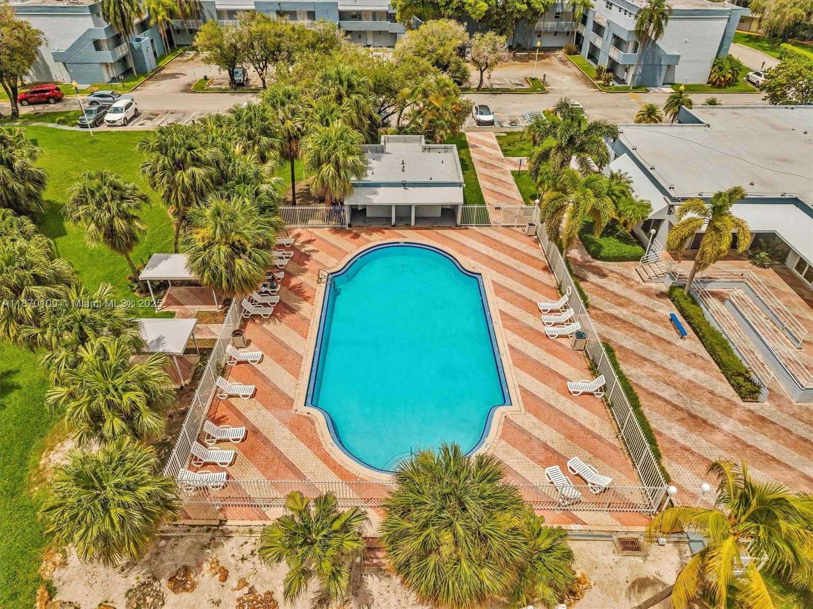 Small Image of 9367 FONTAINEBLEAU BLVD #G104, Miami Number 44