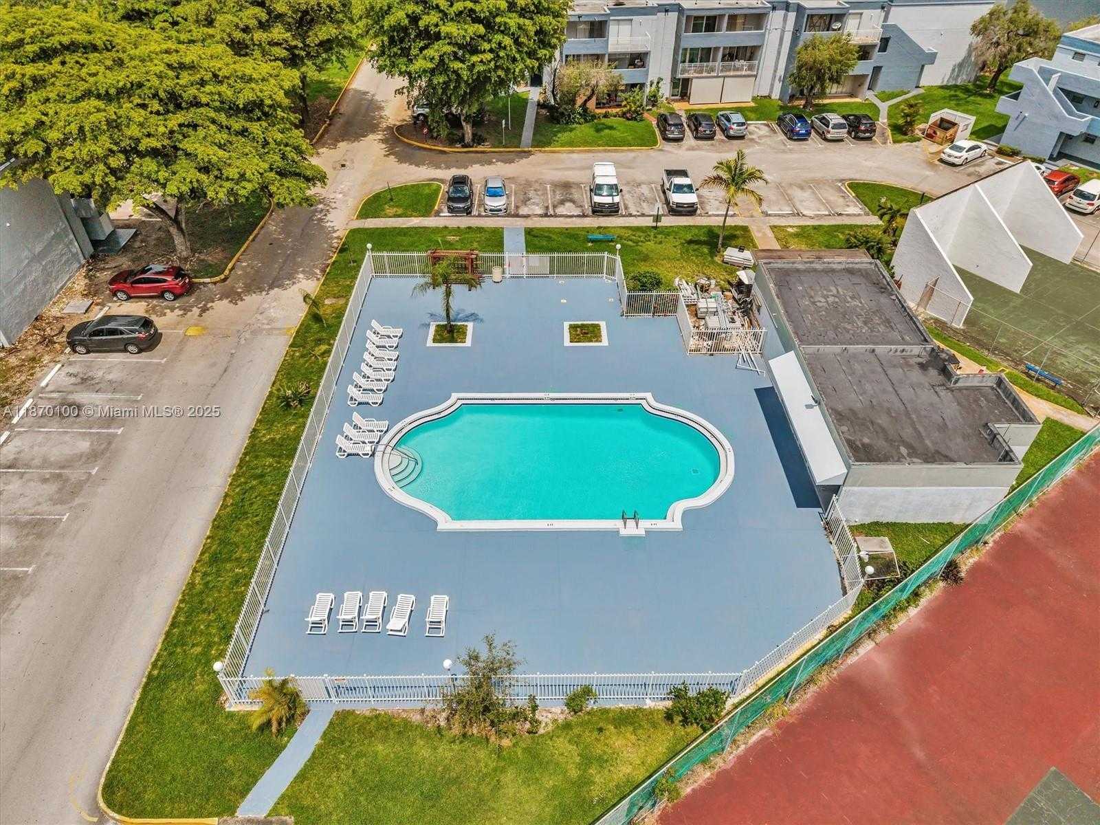 Small Image of 9367 FONTAINEBLEAU BLVD #G104, Miami Number 47