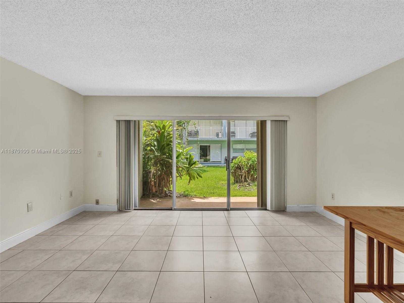 Small Image of 9367 FONTAINEBLEAU BLVD #G104, Miami Number 5