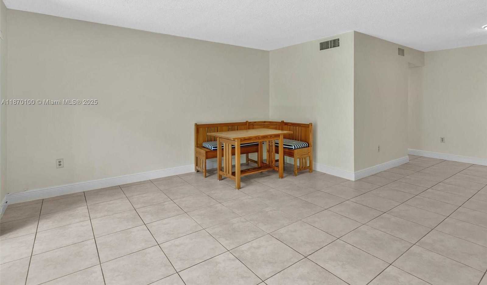 Small Image of 9367 FONTAINEBLEAU BLVD #G104, Miami Number 7