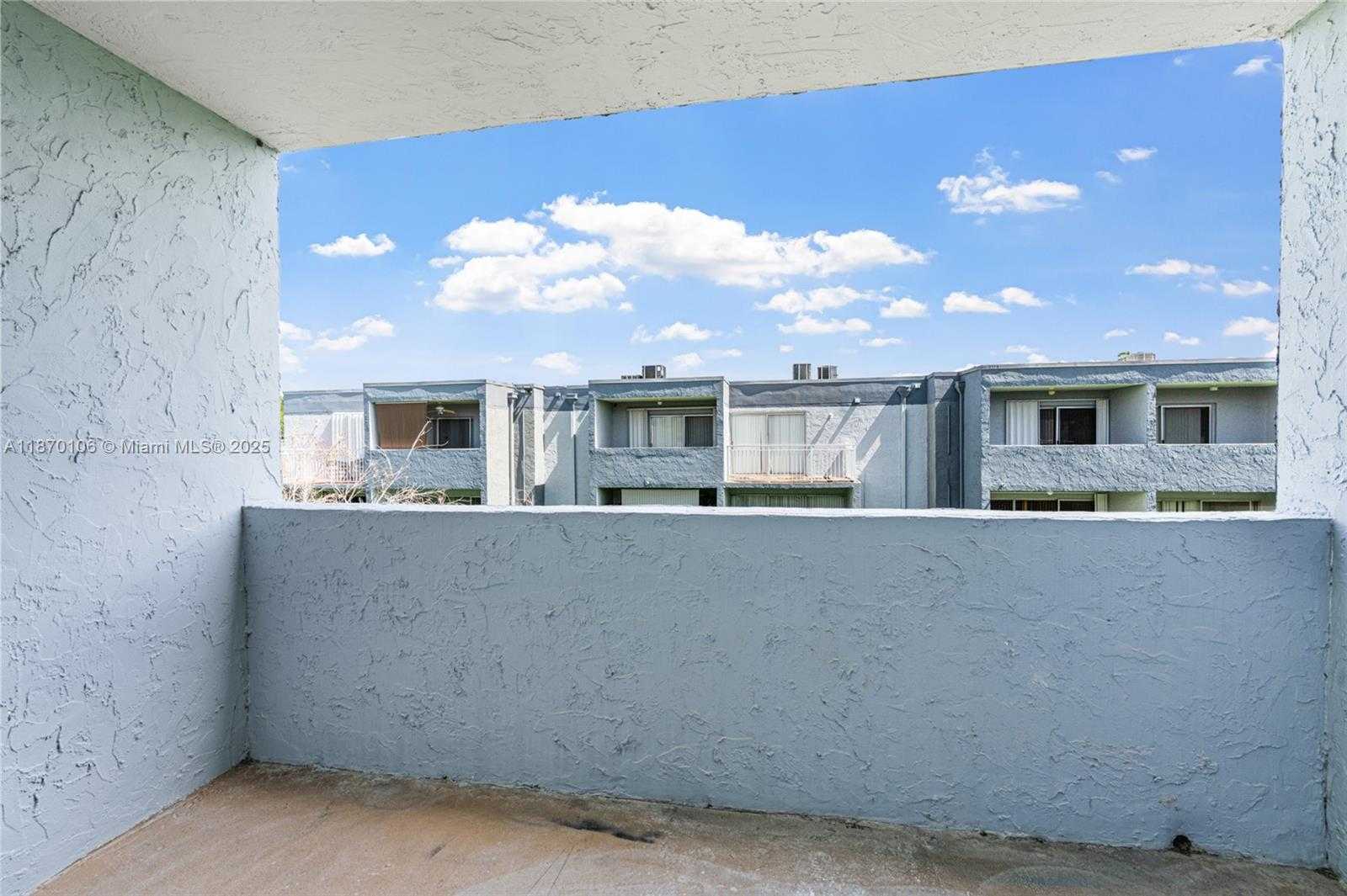 Small Image of 9365 FONTAINEBLEAU BLVD #E225, Miami Number 22
