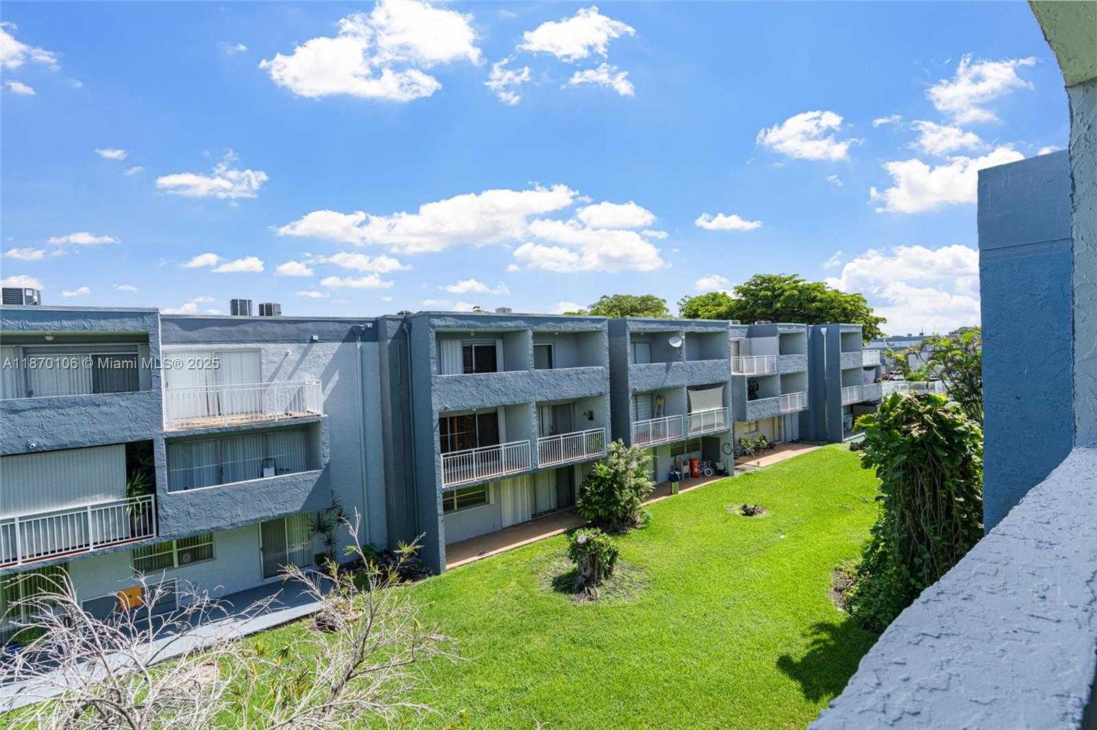 Small Image of 9365 FONTAINEBLEAU BLVD #E225, Miami Number 26