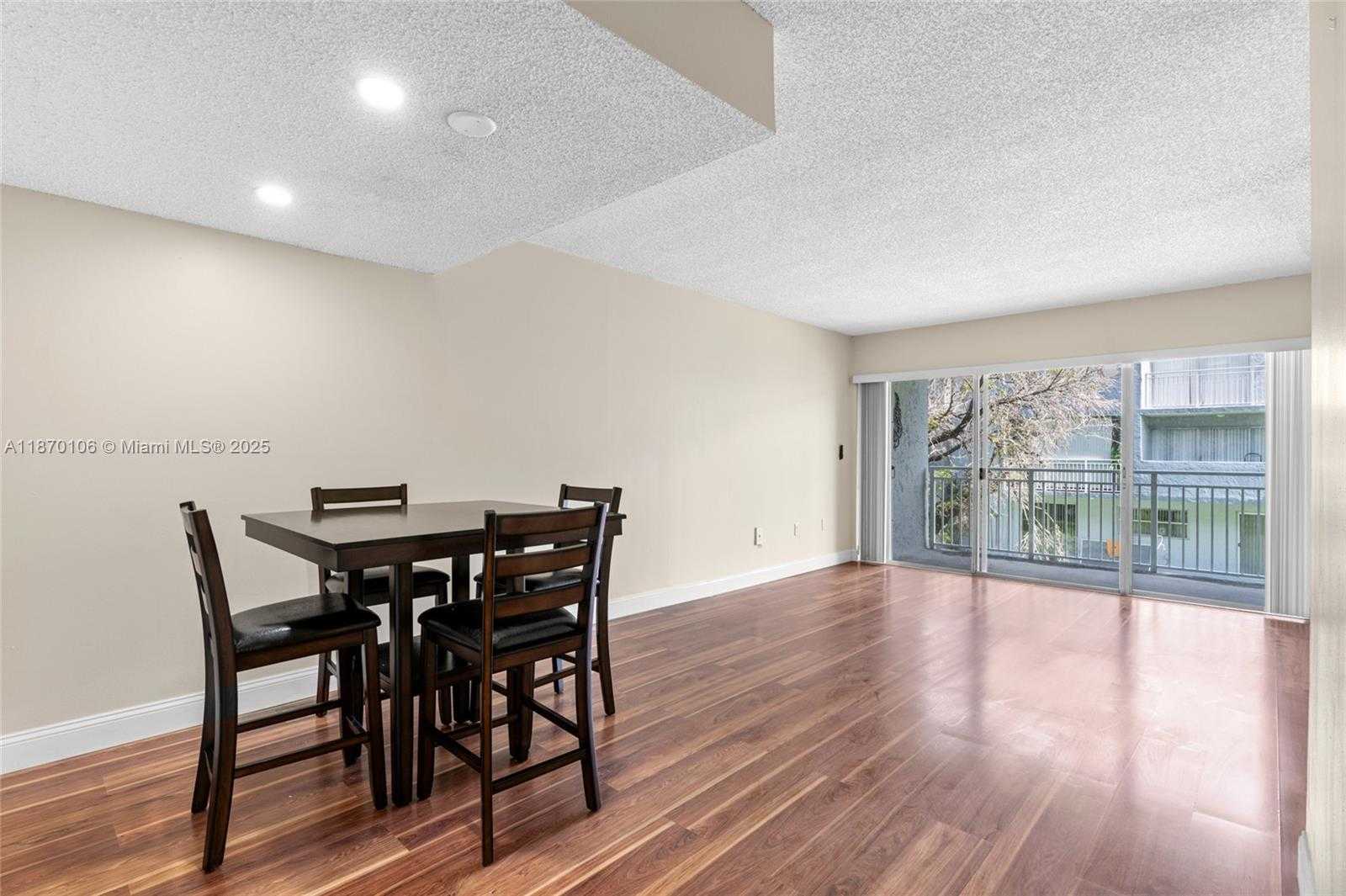 Small Image of 9365 FONTAINEBLEAU BLVD #E225, Miami Number 8
