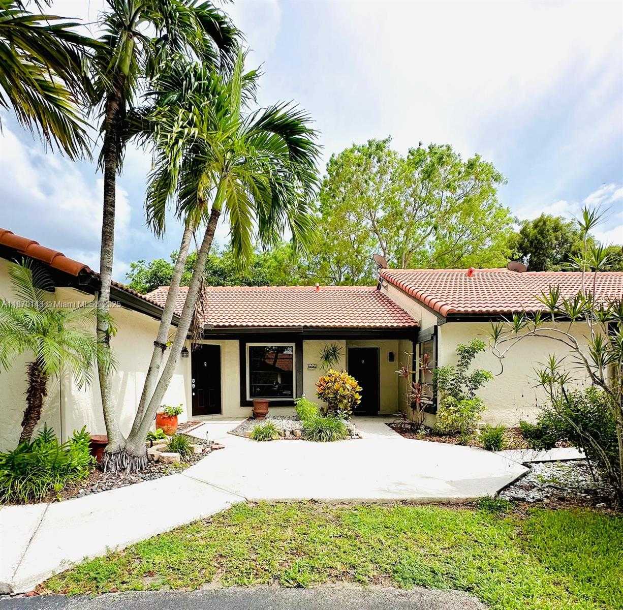 Small Image of 15210 SOUTH WEST 48TH TER #G-83, Miami Number 1