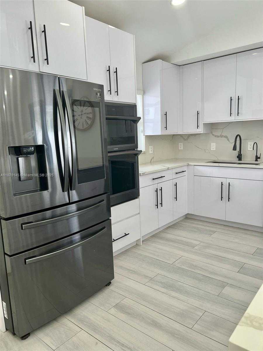 Small Image of Deerfield Beach Number 3