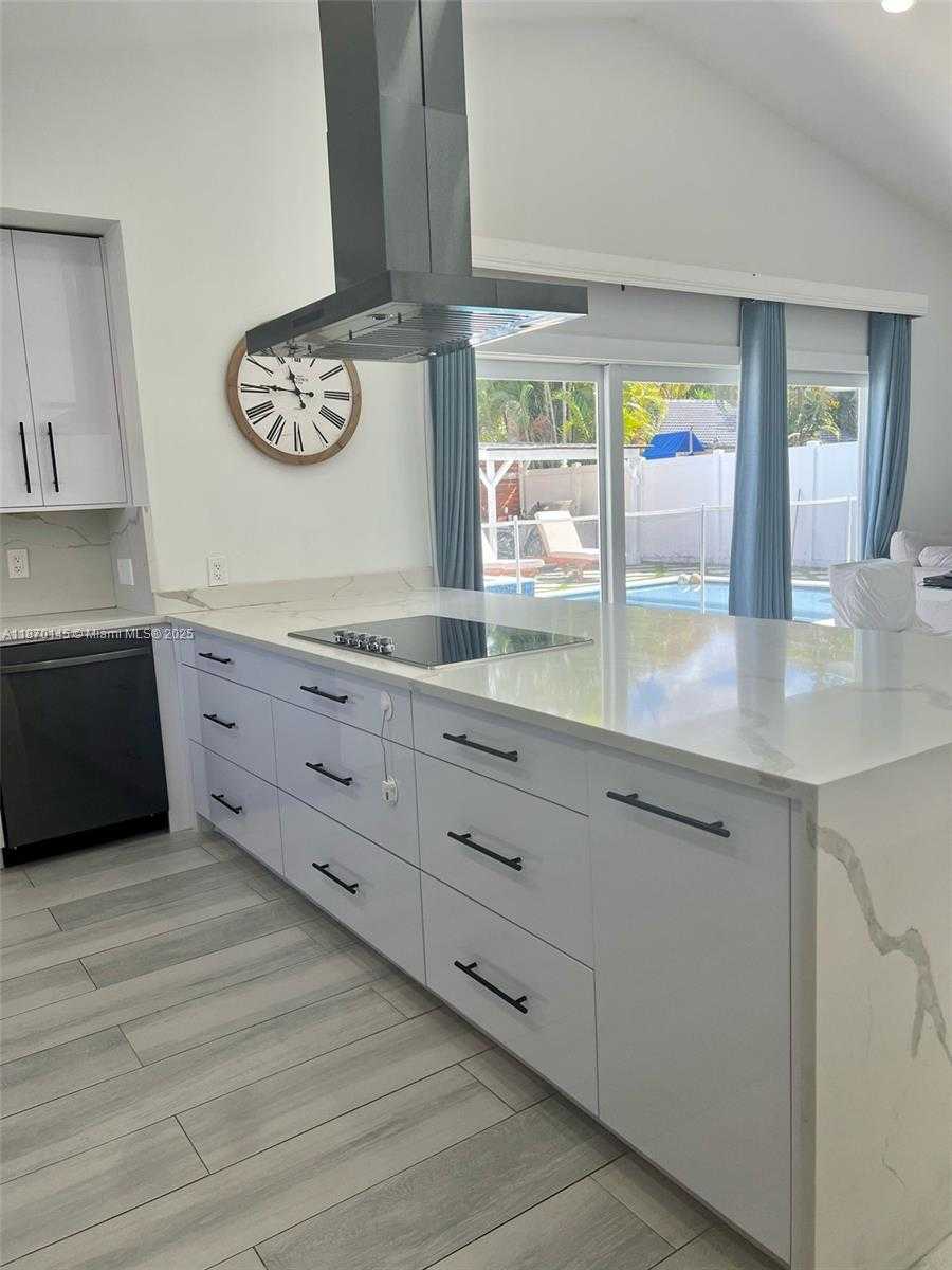 Small Image of Deerfield Beach Number 4