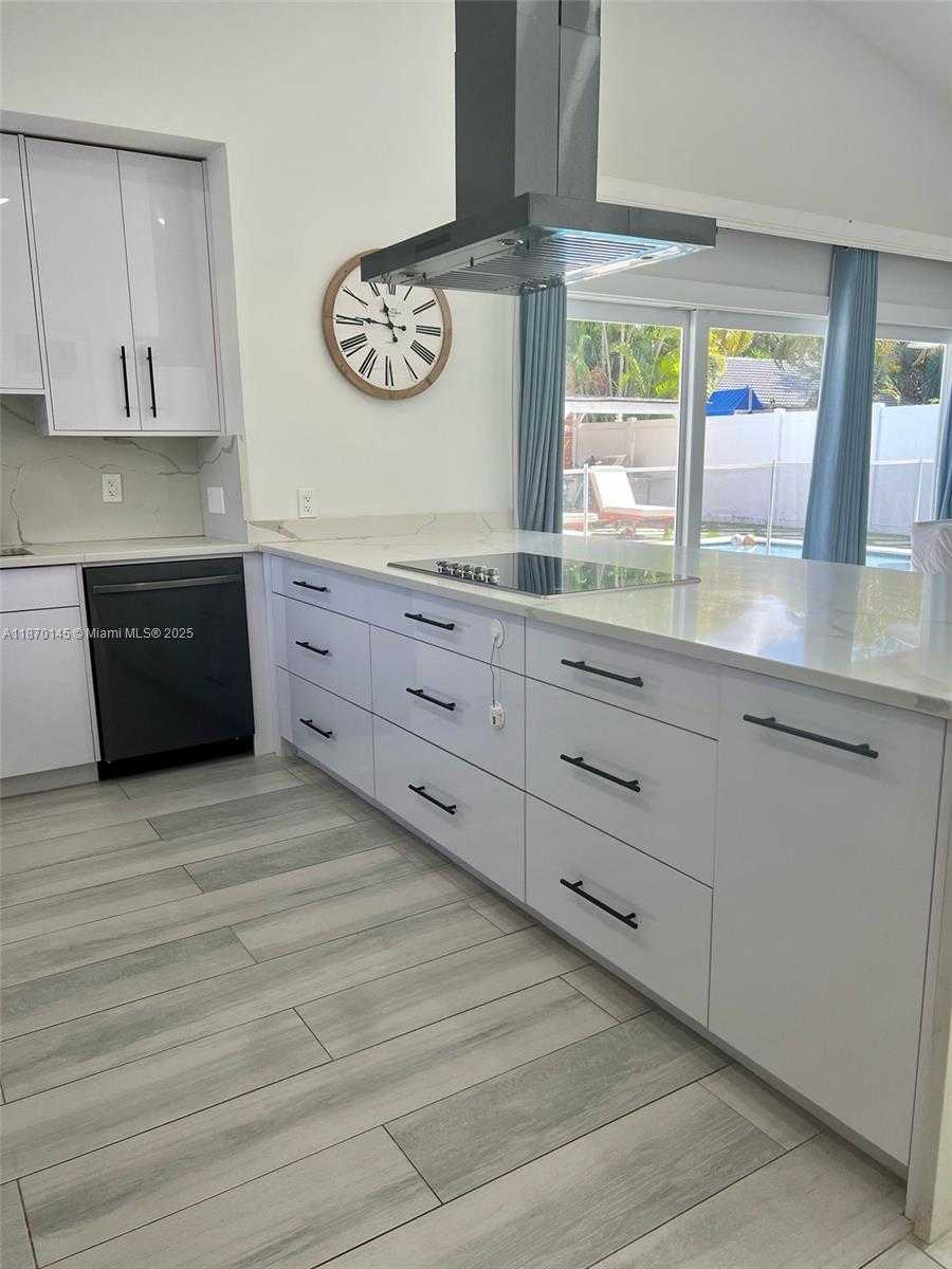 Small Image of Deerfield Beach Number 5