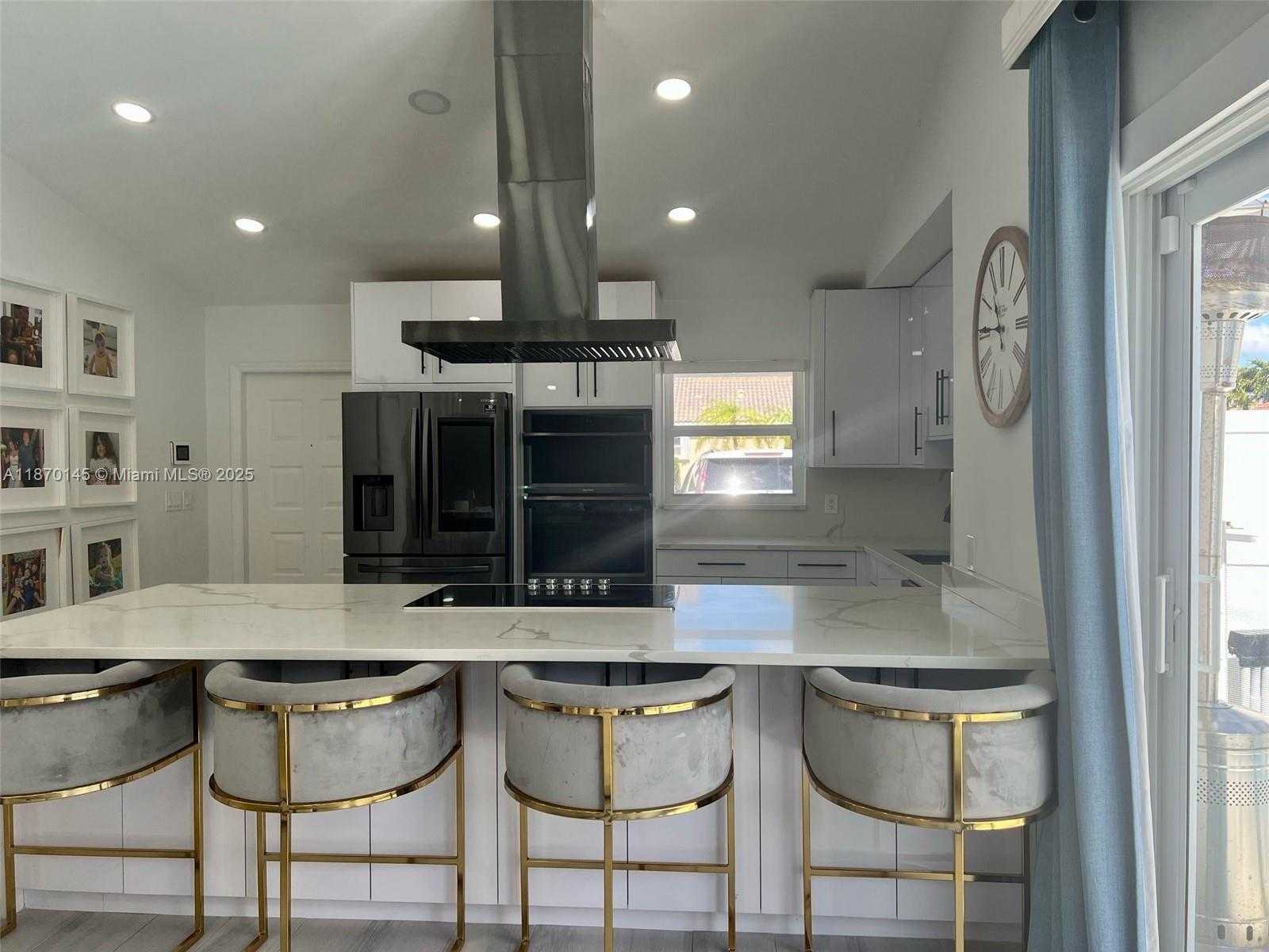 Small Image of Deerfield Beach Number 6