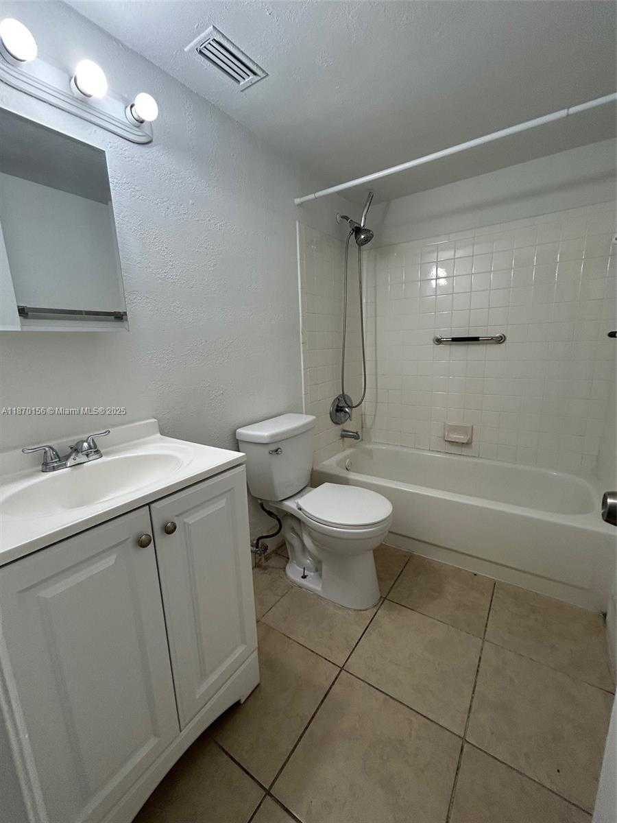Small Image of 11307 SOUTH WEST 200TH ST #108-B, Miami Number 4