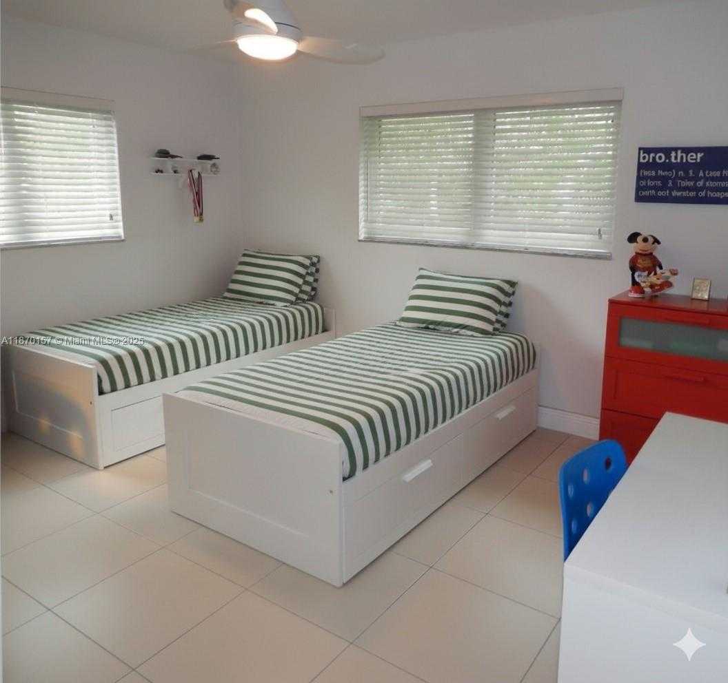 Small Image of 12741 SOUTH WEST 72ND AVE, Pinecrest Number 17