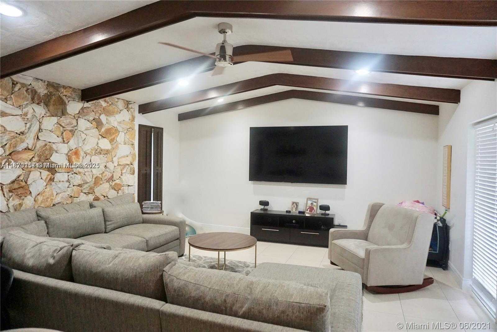 Small Image of 12741 SOUTH WEST 72ND AVE, Pinecrest Number 9
