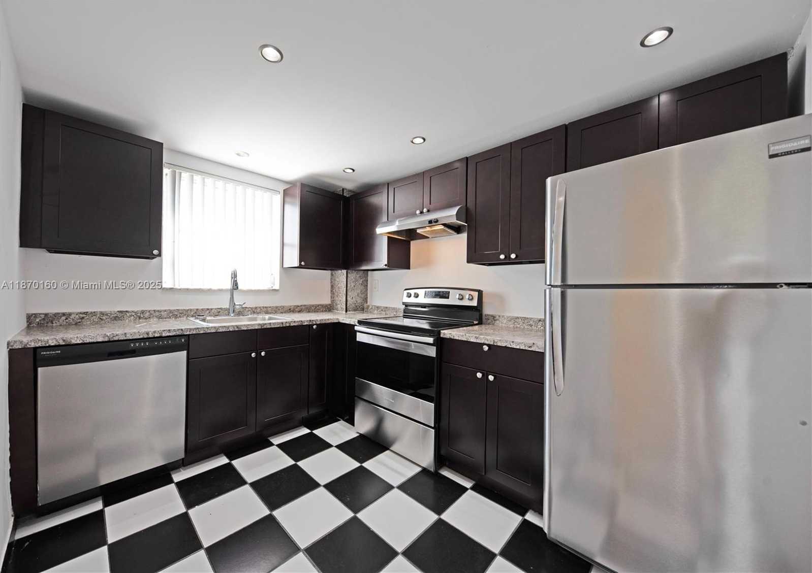 Small Image of 4142 NORTH JEFFERSON AVE #2C, Miami Beach Number 11