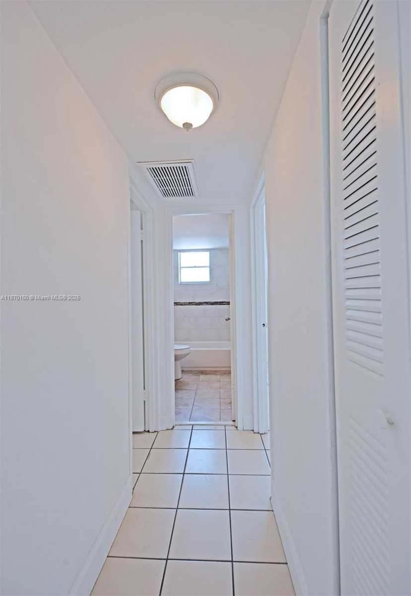 Small Image of 4142 NORTH JEFFERSON AVE #2C, Miami Beach Number 13