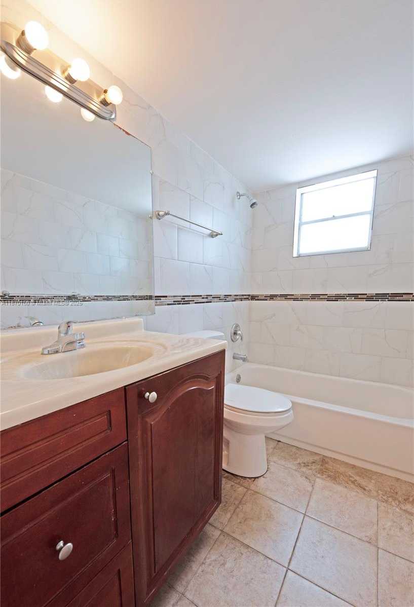 Small Image of 4142 NORTH JEFFERSON AVE #2C, Miami Beach Number 23