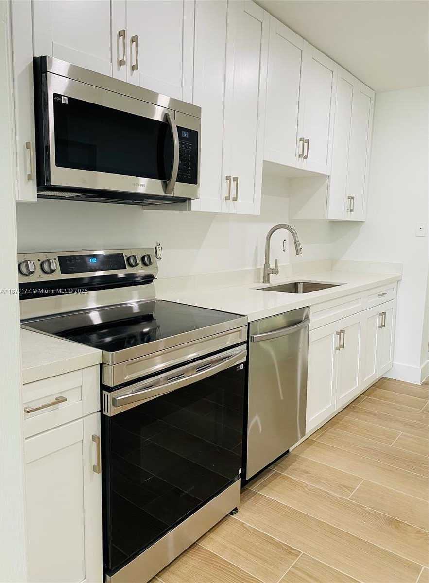 Small Image of Miami Number 7