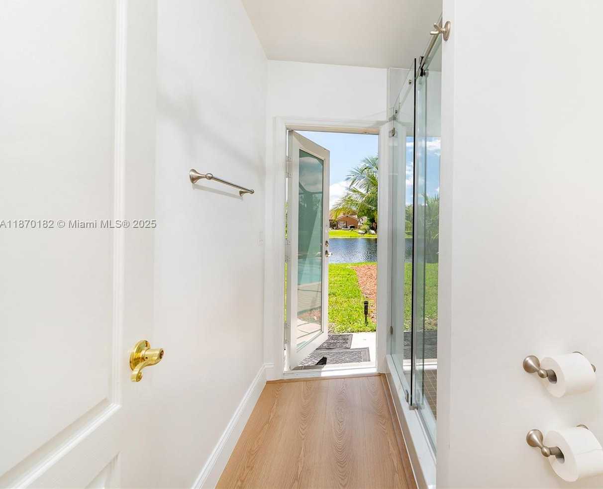 Small Image of 721 NORTH WEST 193RD AVE, Pembroke Pines Number 40