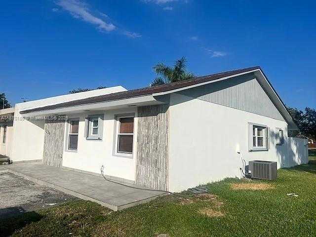 Small Image of 5229 SOUTH WEST 140TH PL, Miami Number 18