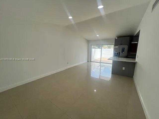 Small Image of 5229 SOUTH WEST 140TH PL, Miami Number 8
