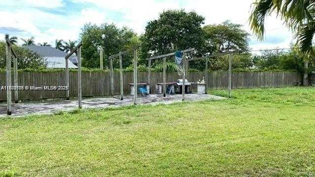 Small Image of 21080 SOUTH WEST 242ND ST, Homestead Number 16