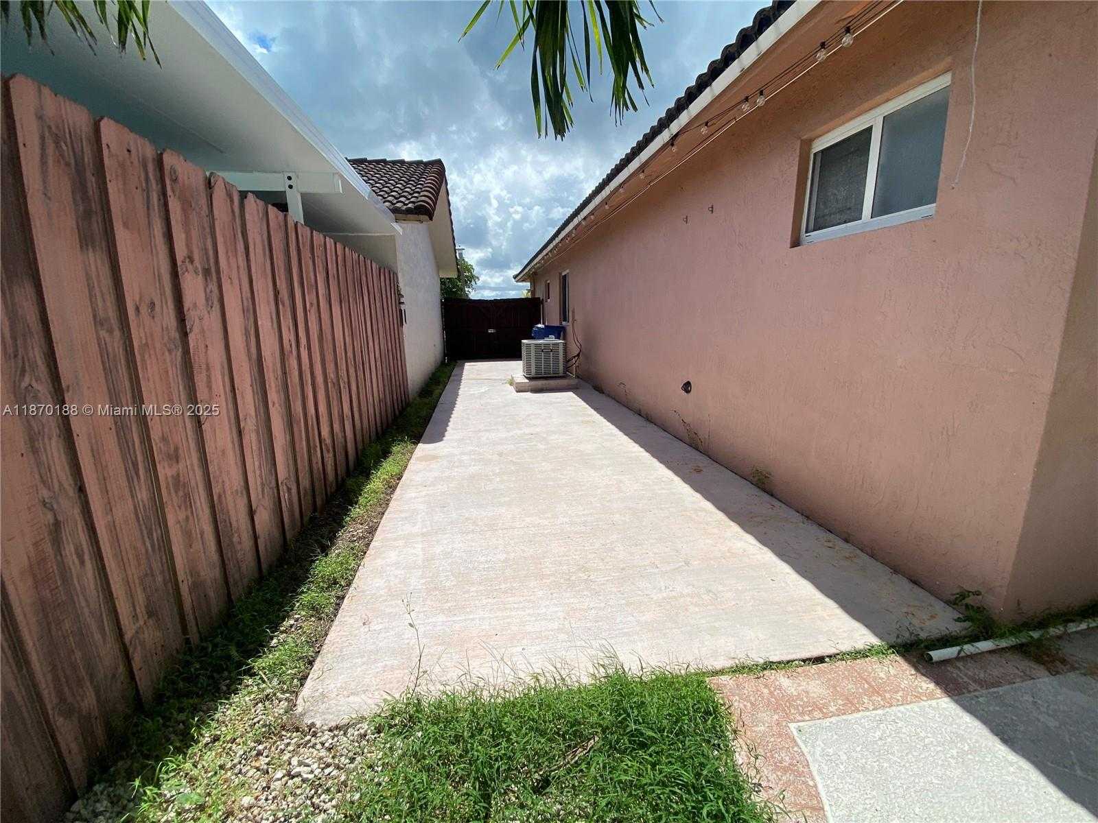 Small Image of 14347 SOUTH WEST 176TH TER, Miami Number 14