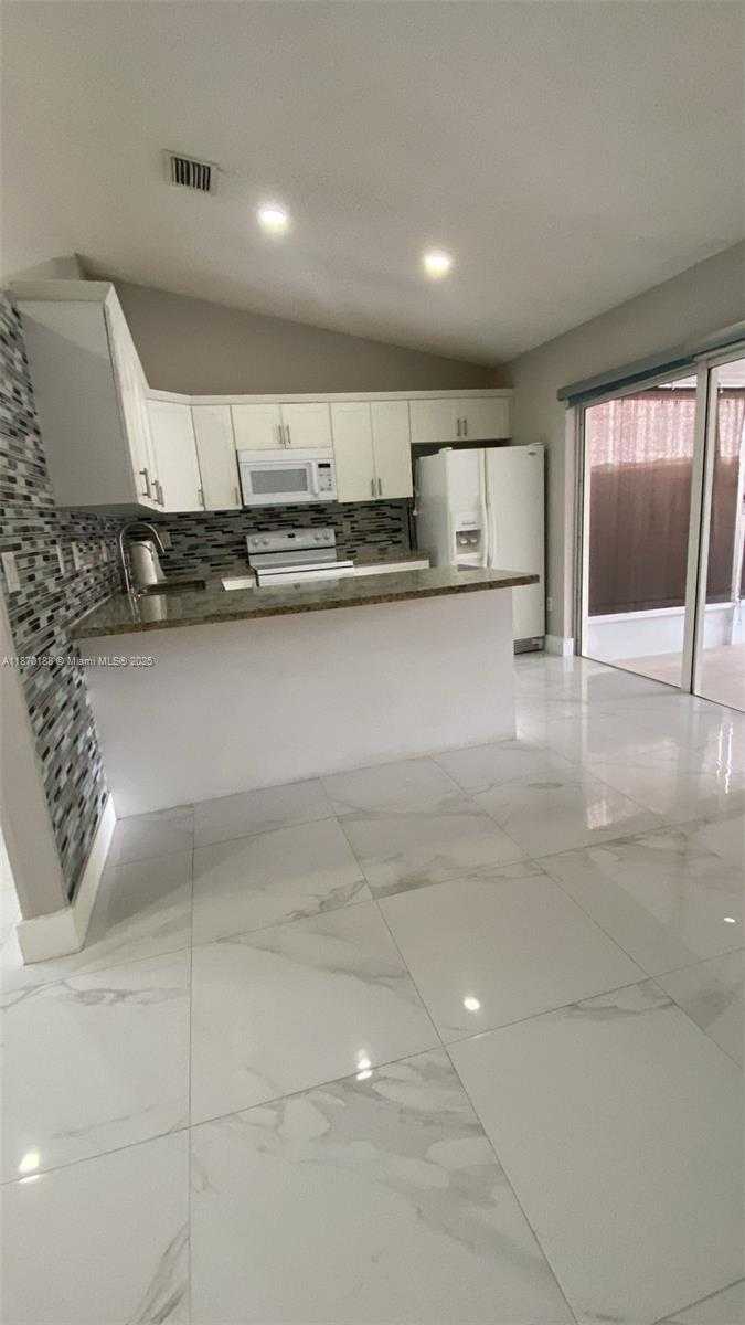 Small Image of 14347 SOUTH WEST 176TH TER, Miami Number 16