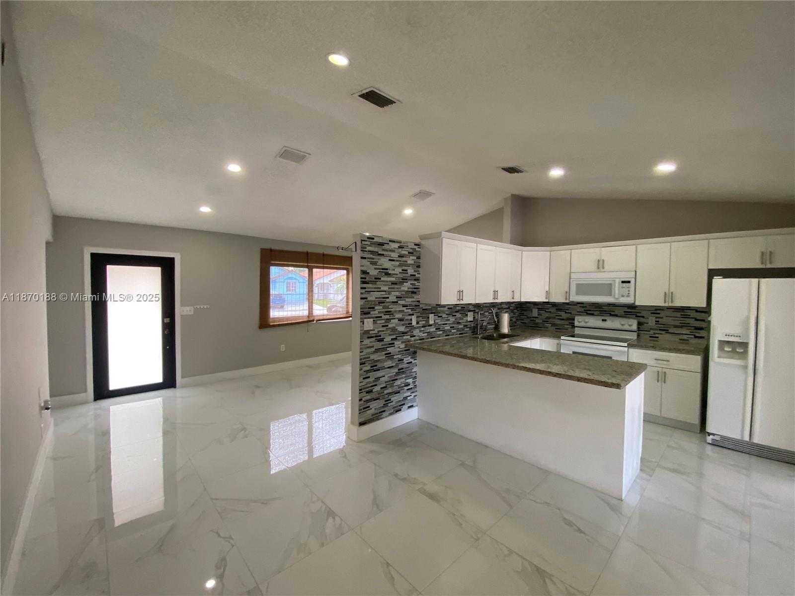 Small Image of 14347 SOUTH WEST 176TH TER, Miami Number 3