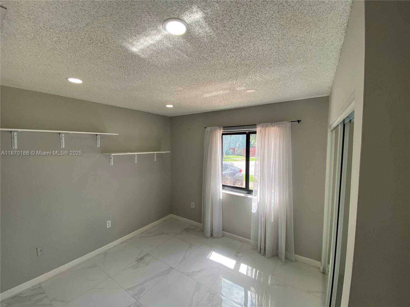 Small Image of 14347 SOUTH WEST 176TH TER, Miami Number 7