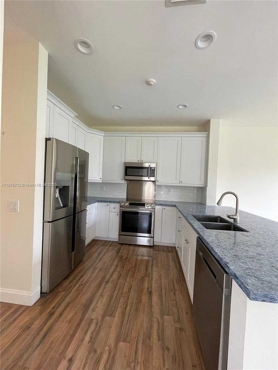 Small Image of 784 CHIMNEY ROCK RD, Weston Number 15