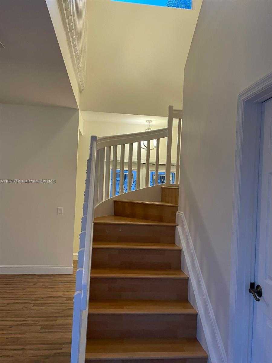 Small Image of 784 CHIMNEY ROCK RD, Weston Number 25