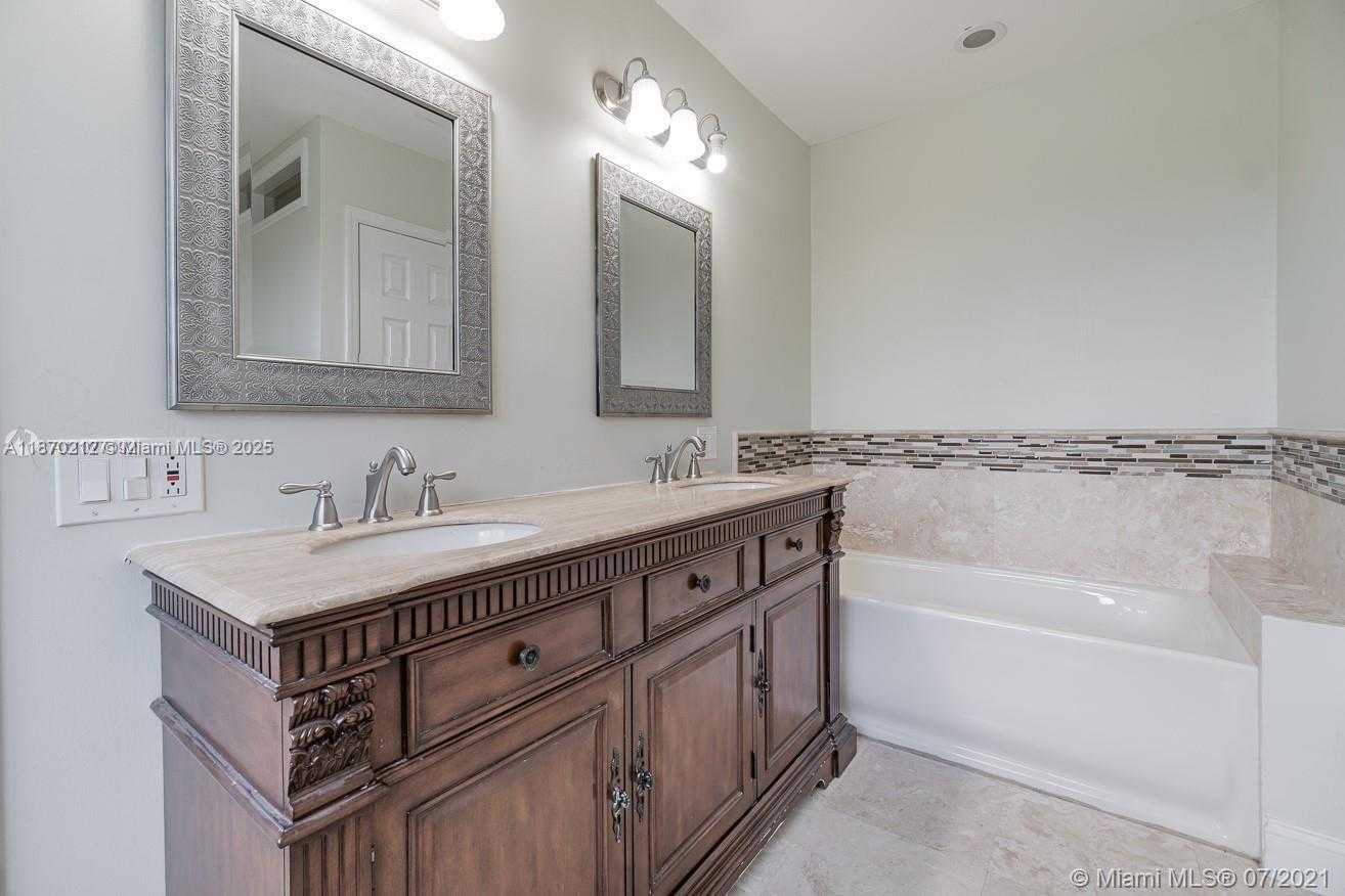 Small Image of 784 CHIMNEY ROCK RD, Weston Number 28