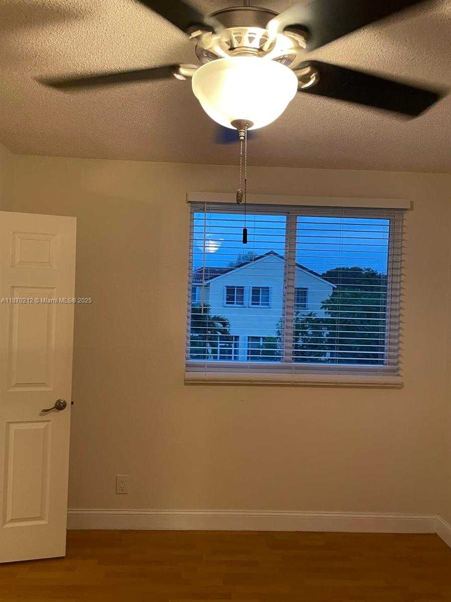 Small Image of 784 CHIMNEY ROCK RD, Weston Number 33