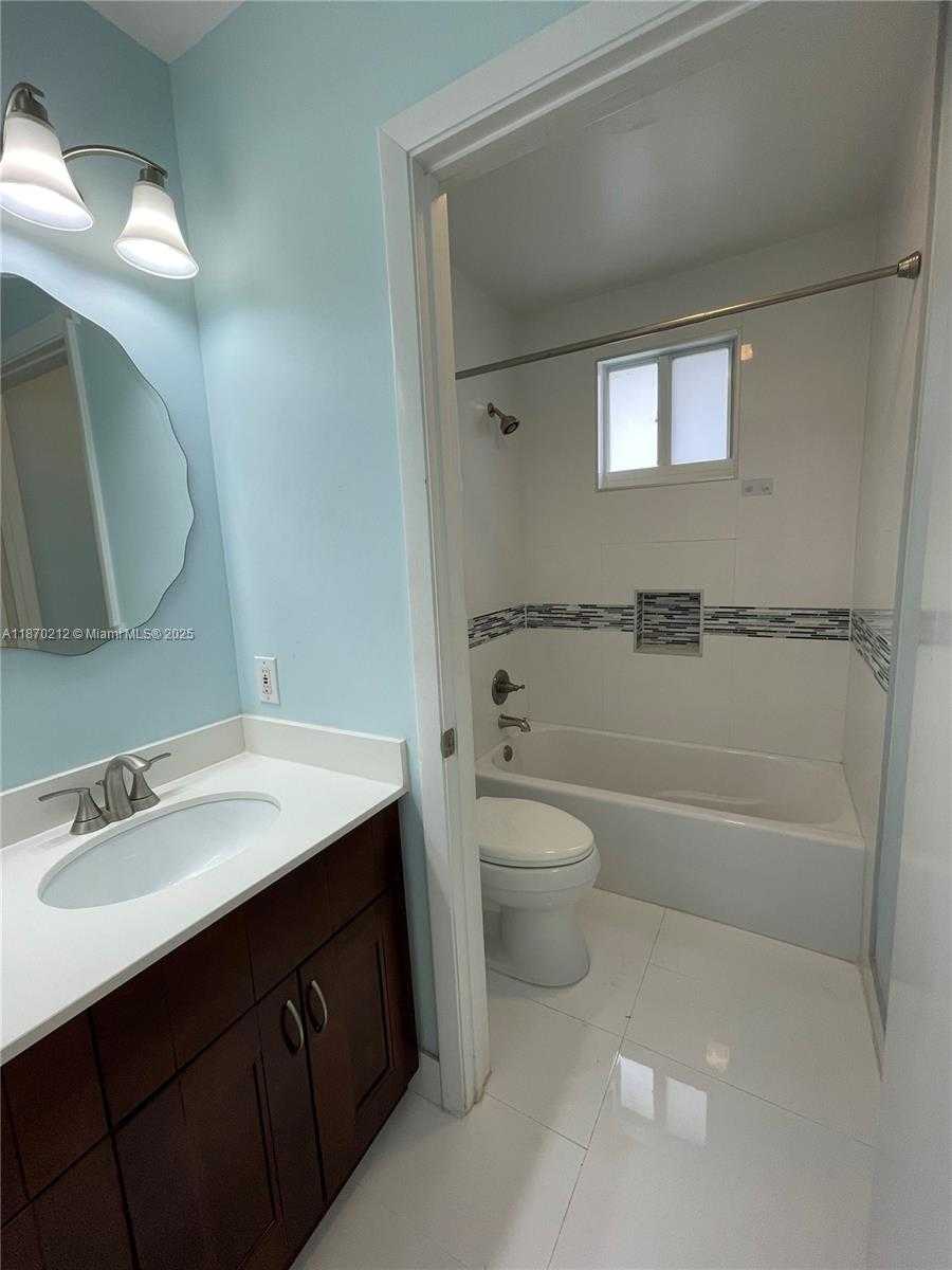 Small Image of 784 CHIMNEY ROCK RD, Weston Number 37