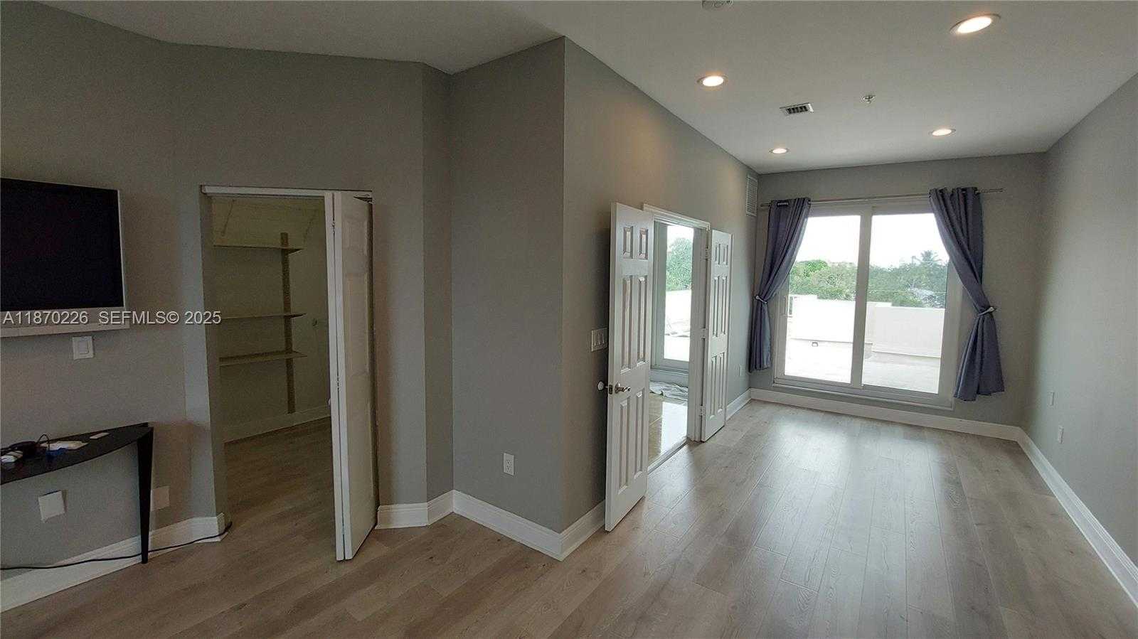 Small Image of 1115 NORTH 17TH #2, Hollywood Number 43