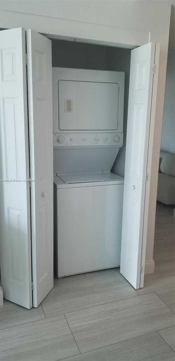 Small Image of 333 NORTH EAST 24TH ST #1205, Miami Number 19