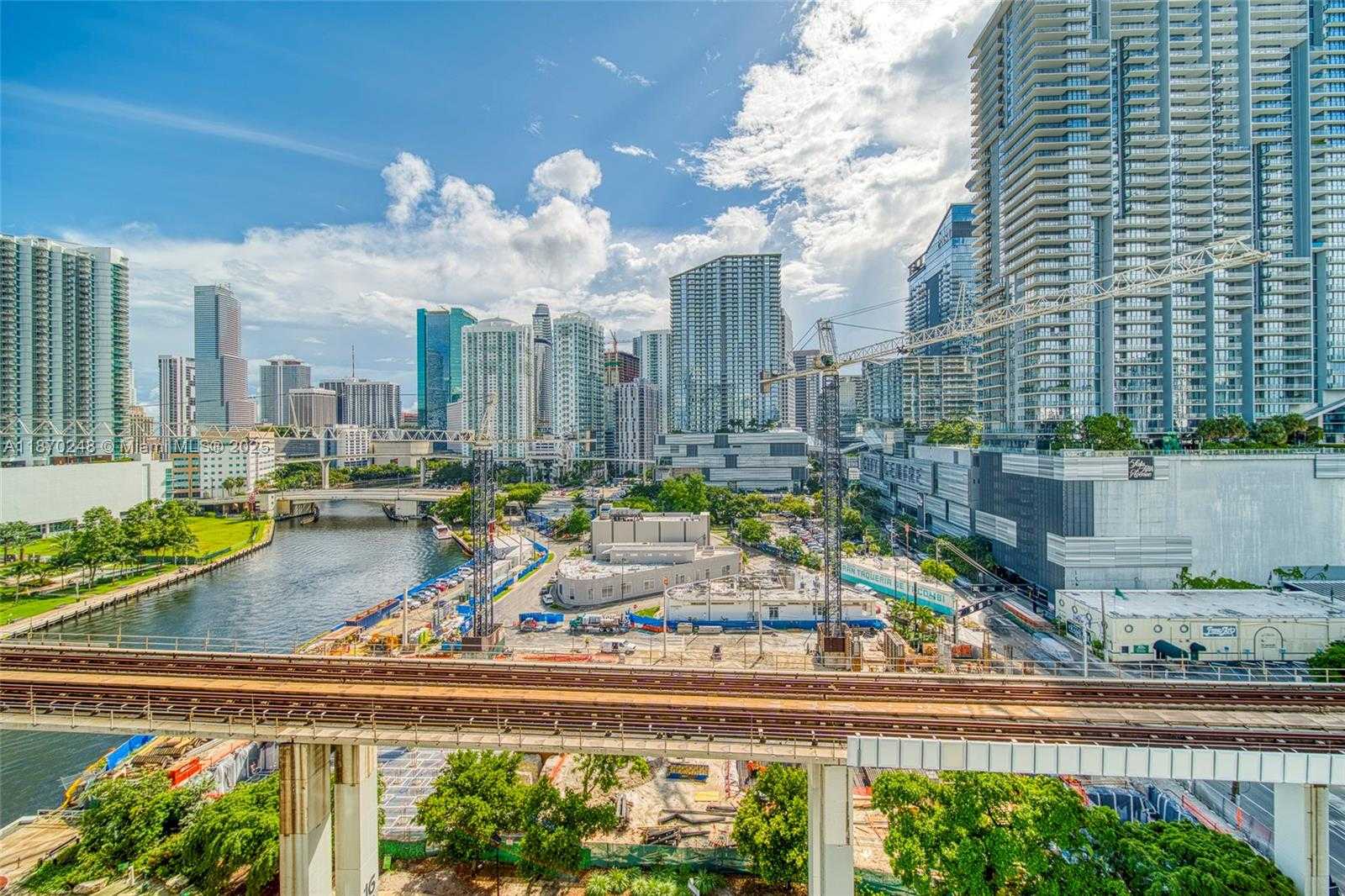 Small Image of 690 SOUTH WEST 1ST CT #1520, Miami Number 13