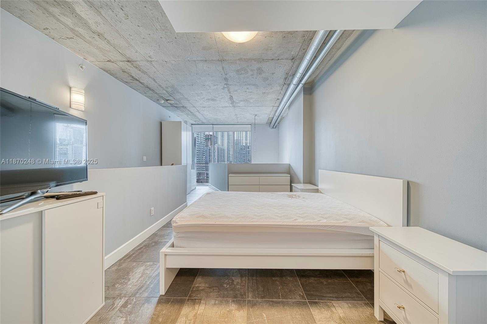 Small Image of 690 SOUTH WEST 1ST CT #1520, Miami Number 21