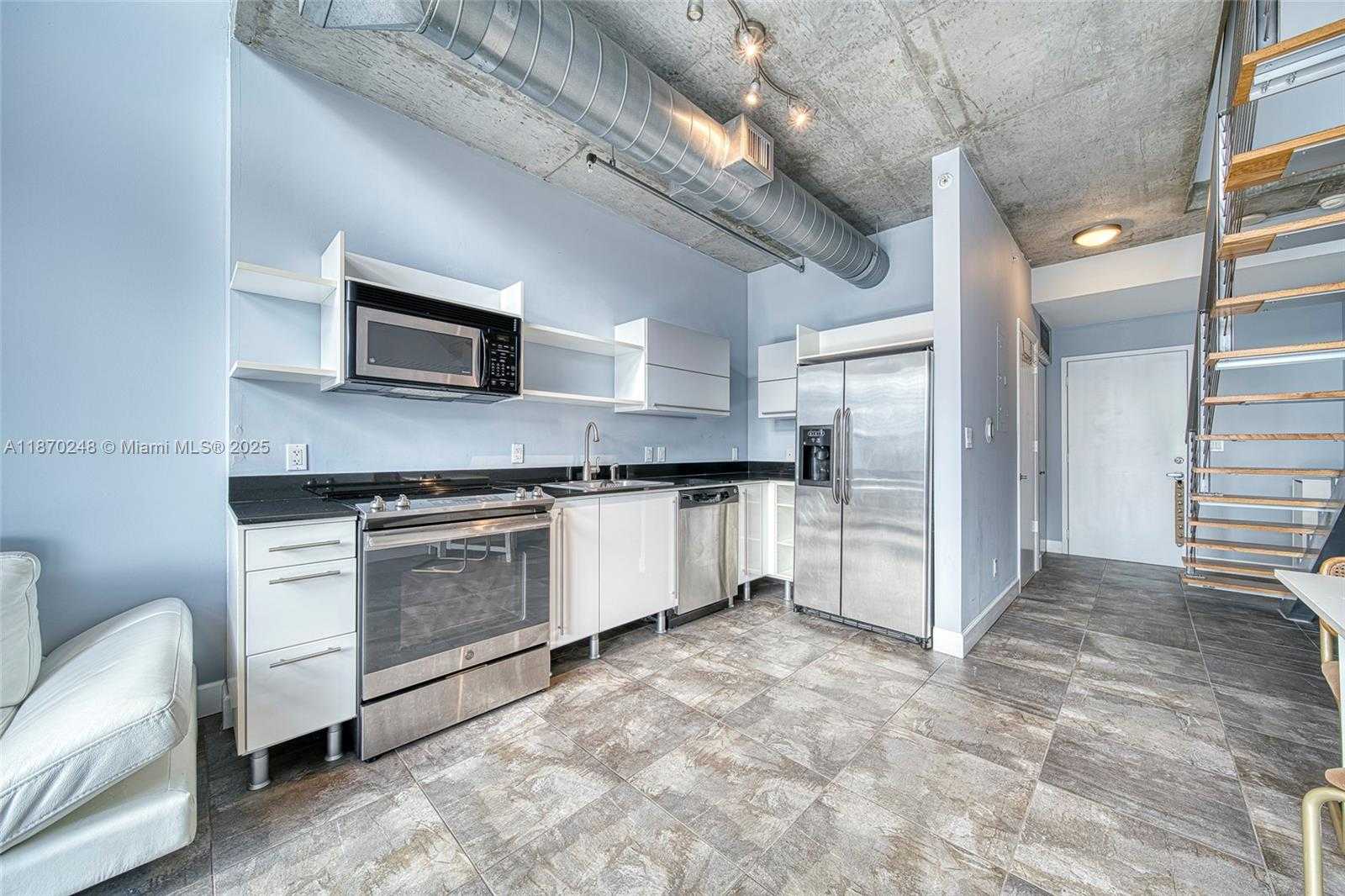 Small Image of 690 SOUTH WEST 1ST CT #1520, Miami Number 3