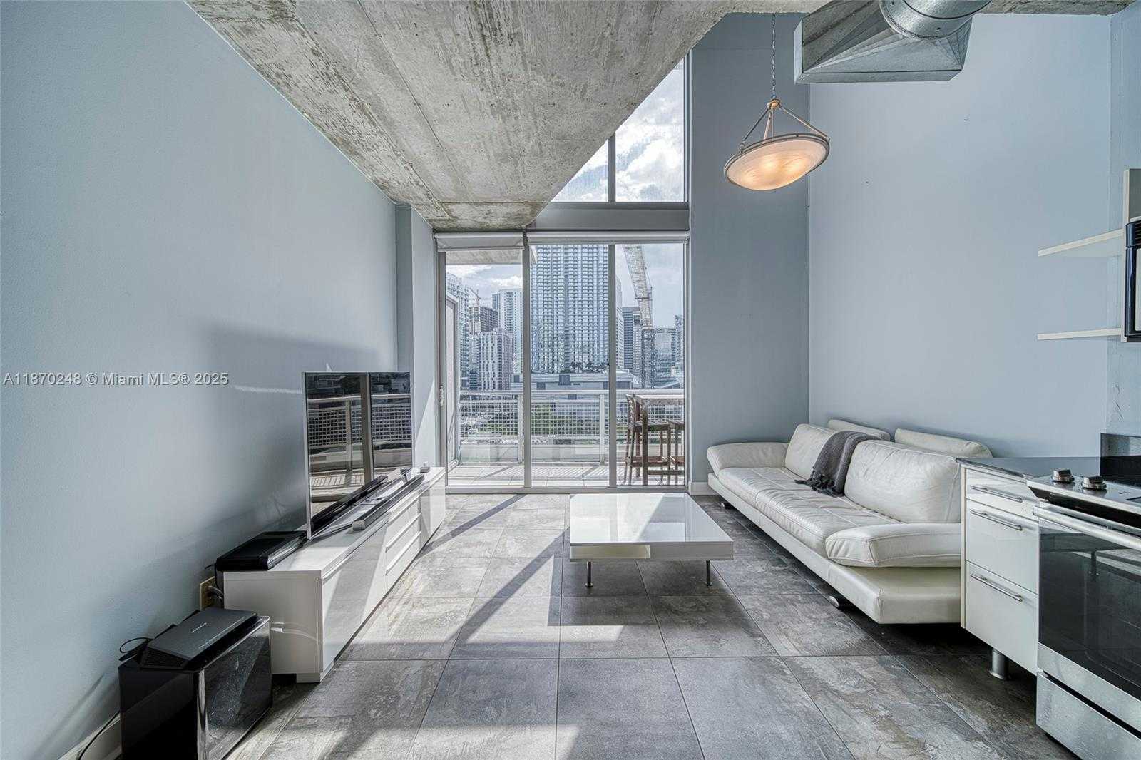 Small Image of 690 SOUTH WEST 1ST CT #1520, Miami Number 5