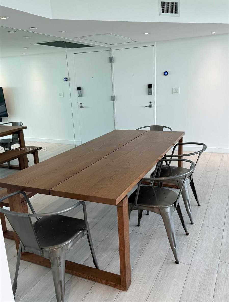 Small Image of 5900 COLLINS AVE #705, Miami Beach Number 10