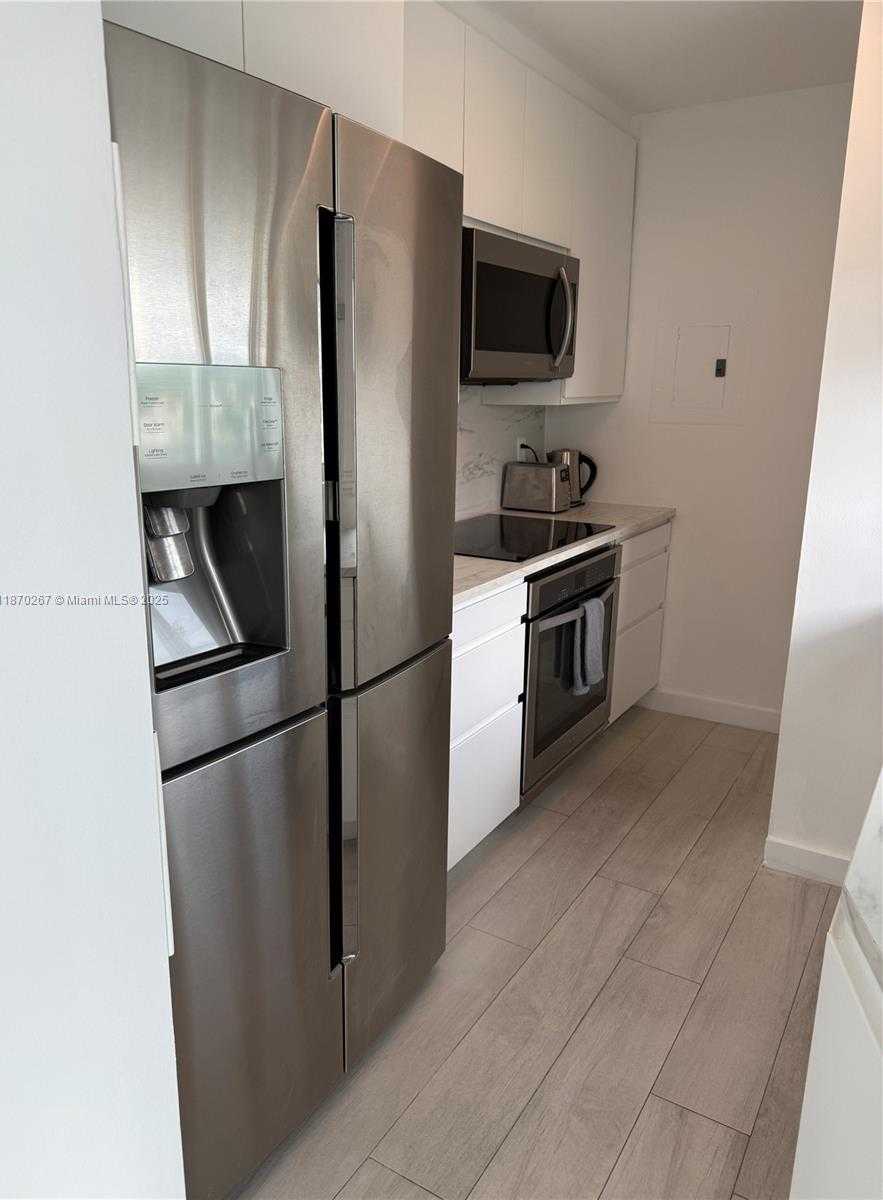 Small Image of 5900 COLLINS AVE #705, Miami Beach Number 11