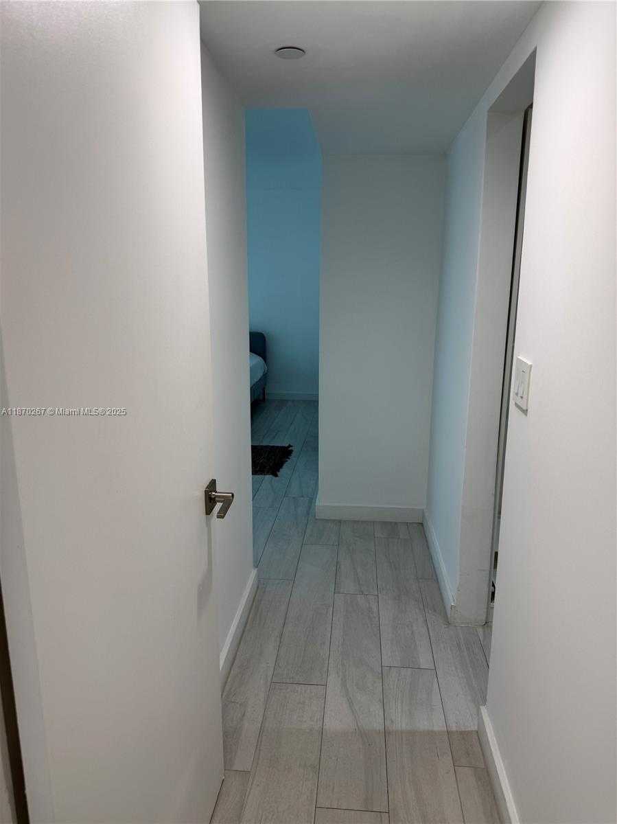 Small Image of 5900 COLLINS AVE #705, Miami Beach Number 14