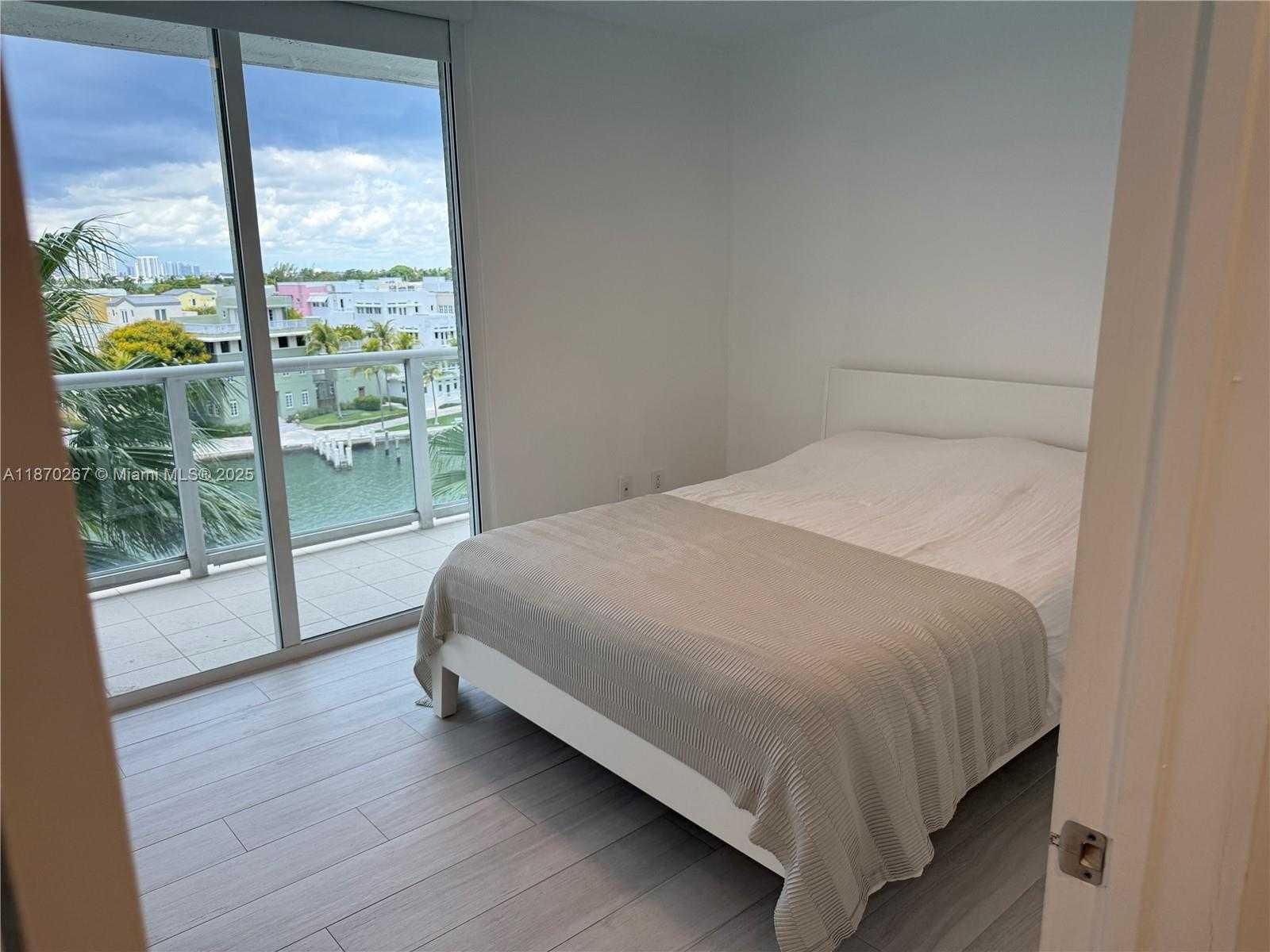 Small Image of 5900 COLLINS AVE #705, Miami Beach Number 19