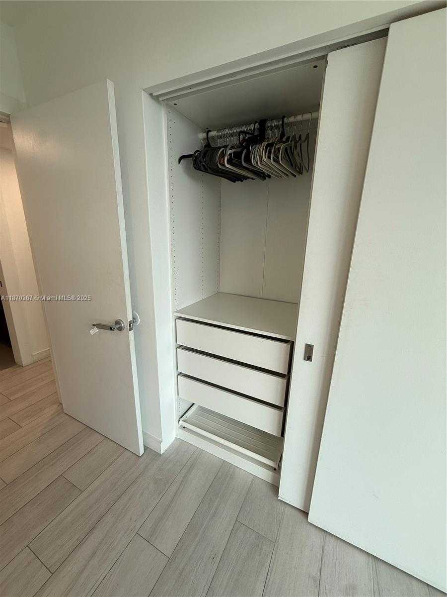 Small Image of 5900 COLLINS AVE #705, Miami Beach Number 21