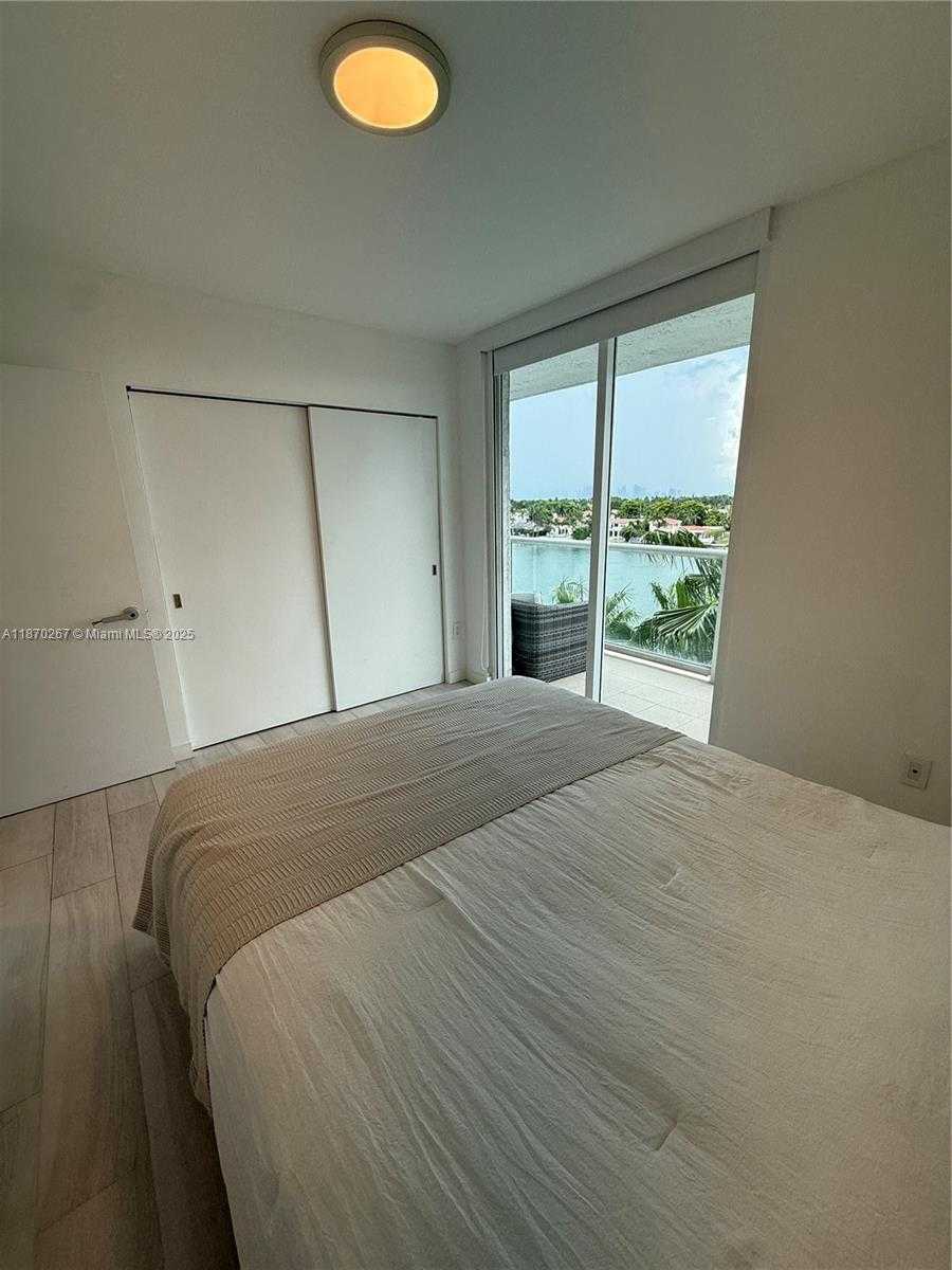 Small Image of 5900 COLLINS AVE #705, Miami Beach Number 23
