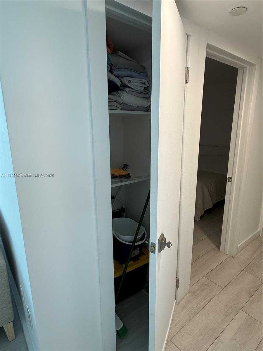 Small Image of 5900 COLLINS AVE #705, Miami Beach Number 27