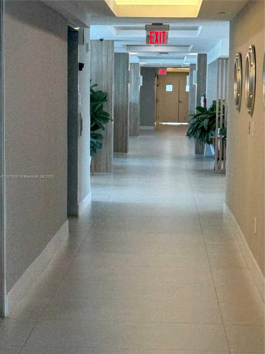 Small Image of 5900 COLLINS AVE #705, Miami Beach Number 28
